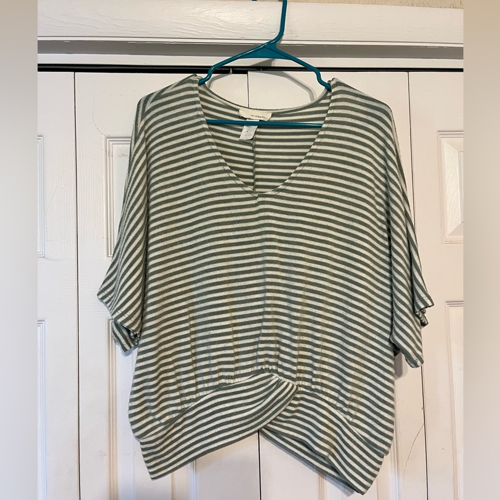 One urban day… women’s large top